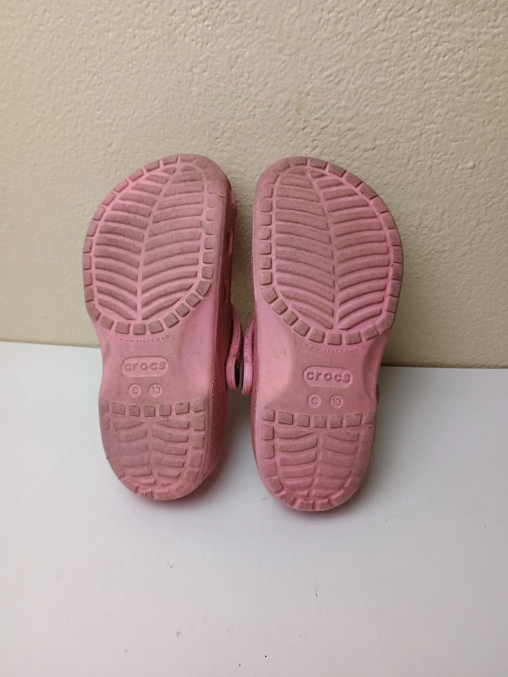 CROCS Classic Glitter C13 Little Girl Pink Glitter Clogs with Charm Jibbitz
